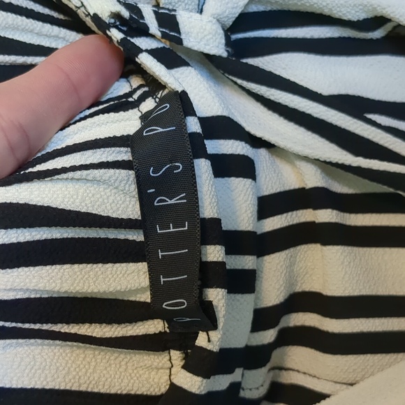 Lightweight Black and White Wide-Leg Pants - Picture 5 of 6